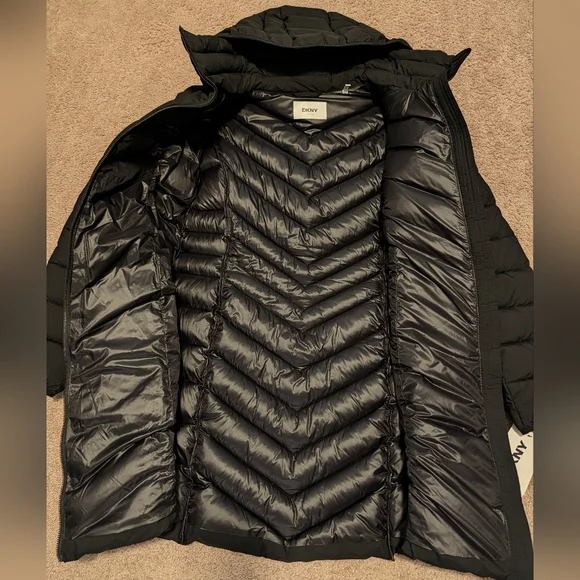 DKNYC Women's Quilted Black Puffer Coat - Picture 6 of 12